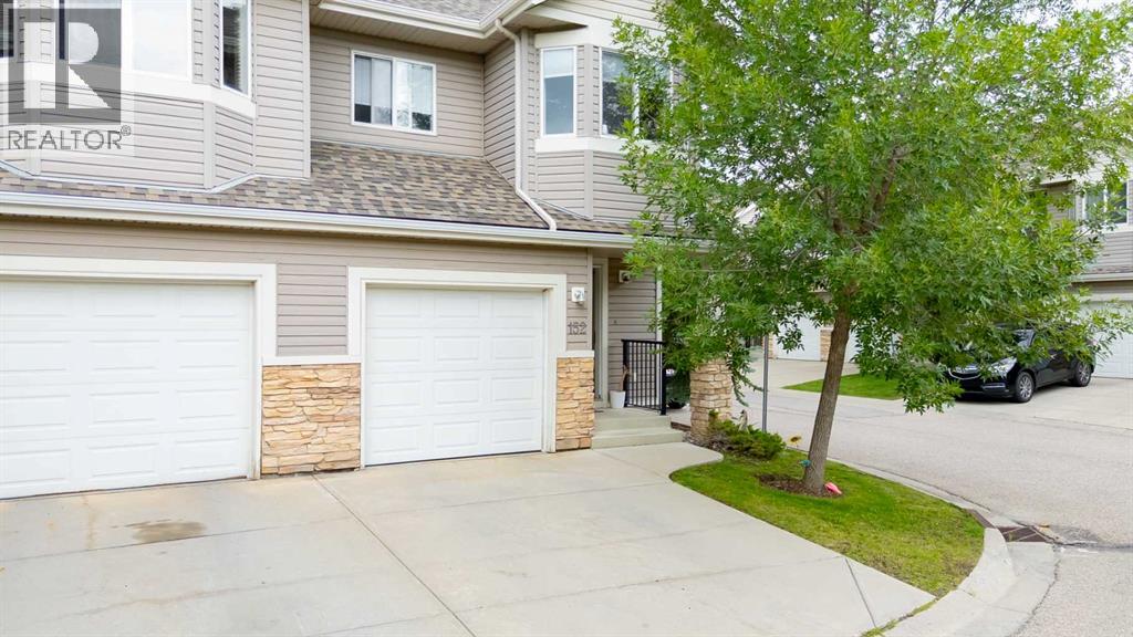 152 Royal Oak Gdns NW, Calgary, AB T3G 5S5