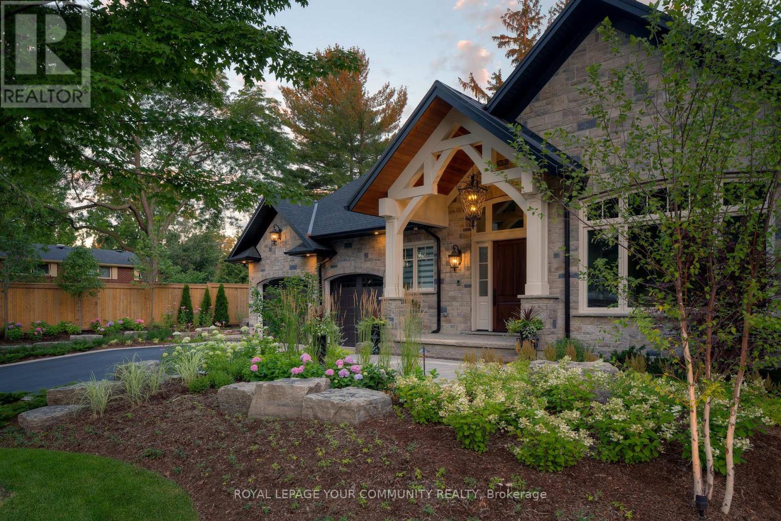 1551 Warland Rd, Oakville, ON L6L 1N4