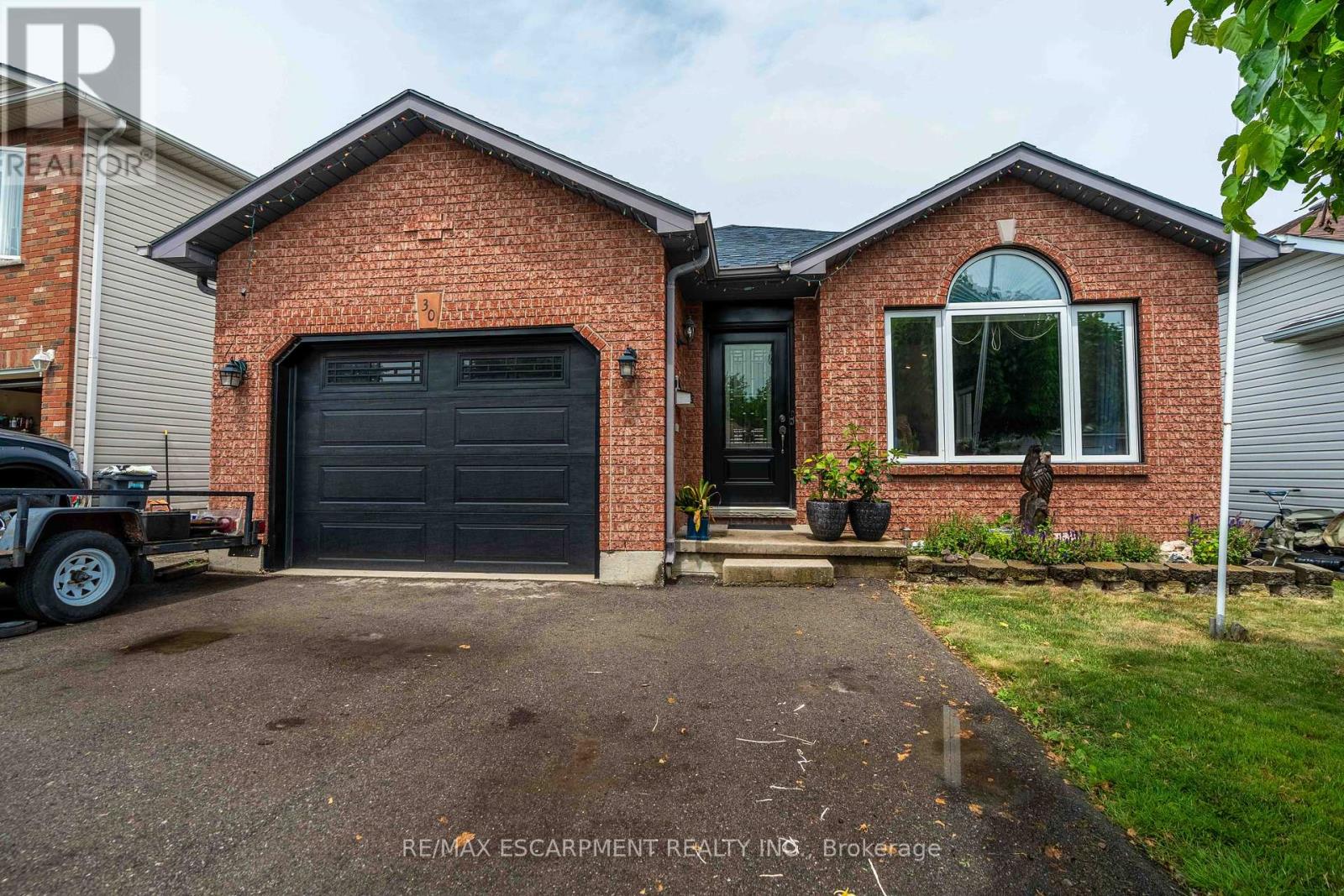 30 Glengary Cres, Haldimand, ON N3W 2L7