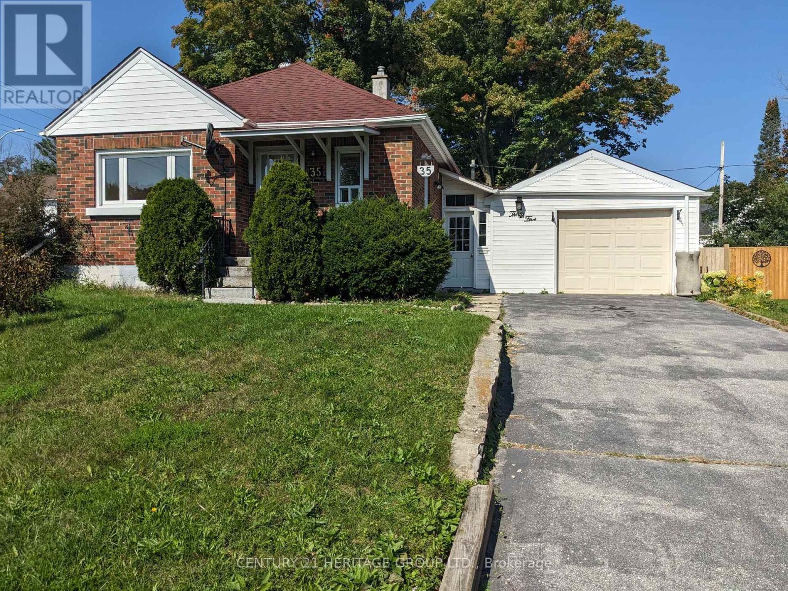 35 Argyle Ave, Orillia, ON L3V 2V5