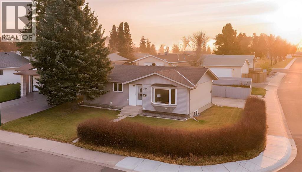 138 Greenview Close N, Lethbridge, AB T1H 4K8