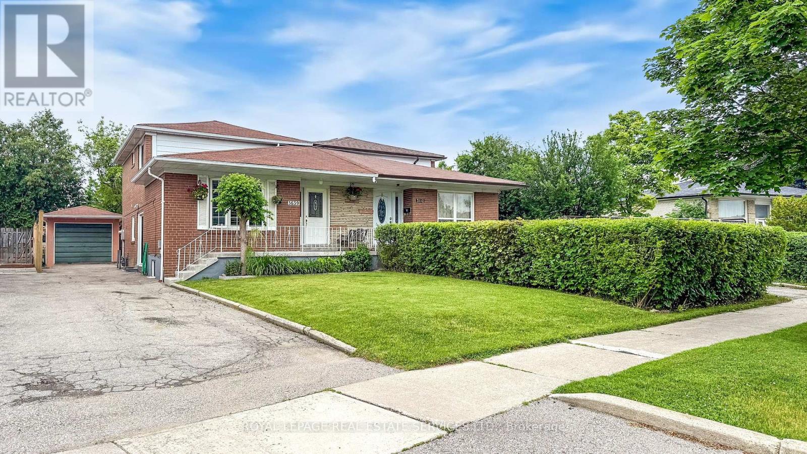 3639 Monica Dr, Mississauga, ON L4T 2E8