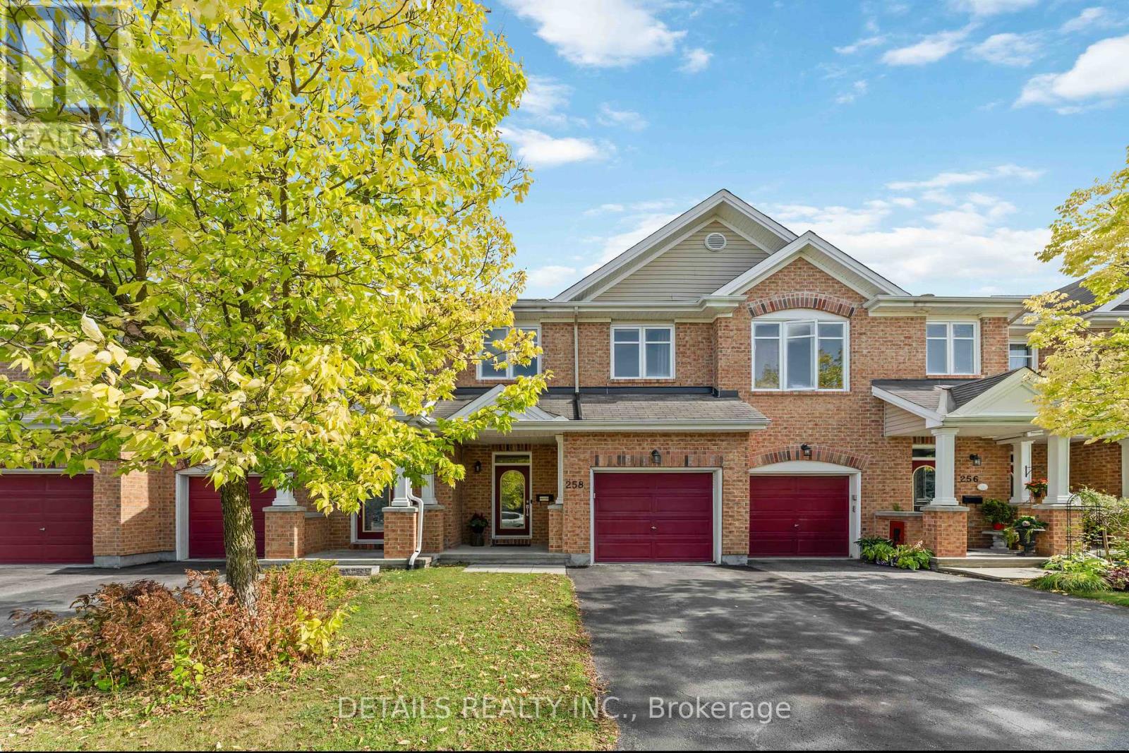 258 Stedman St, Ottawa, ON K1T 0C1