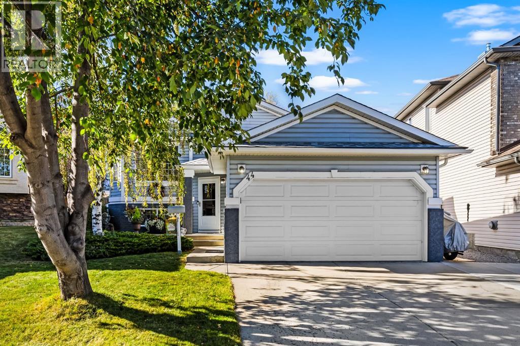 44 Harvest Park Rd NE, Calgary, AB T3K 4H8