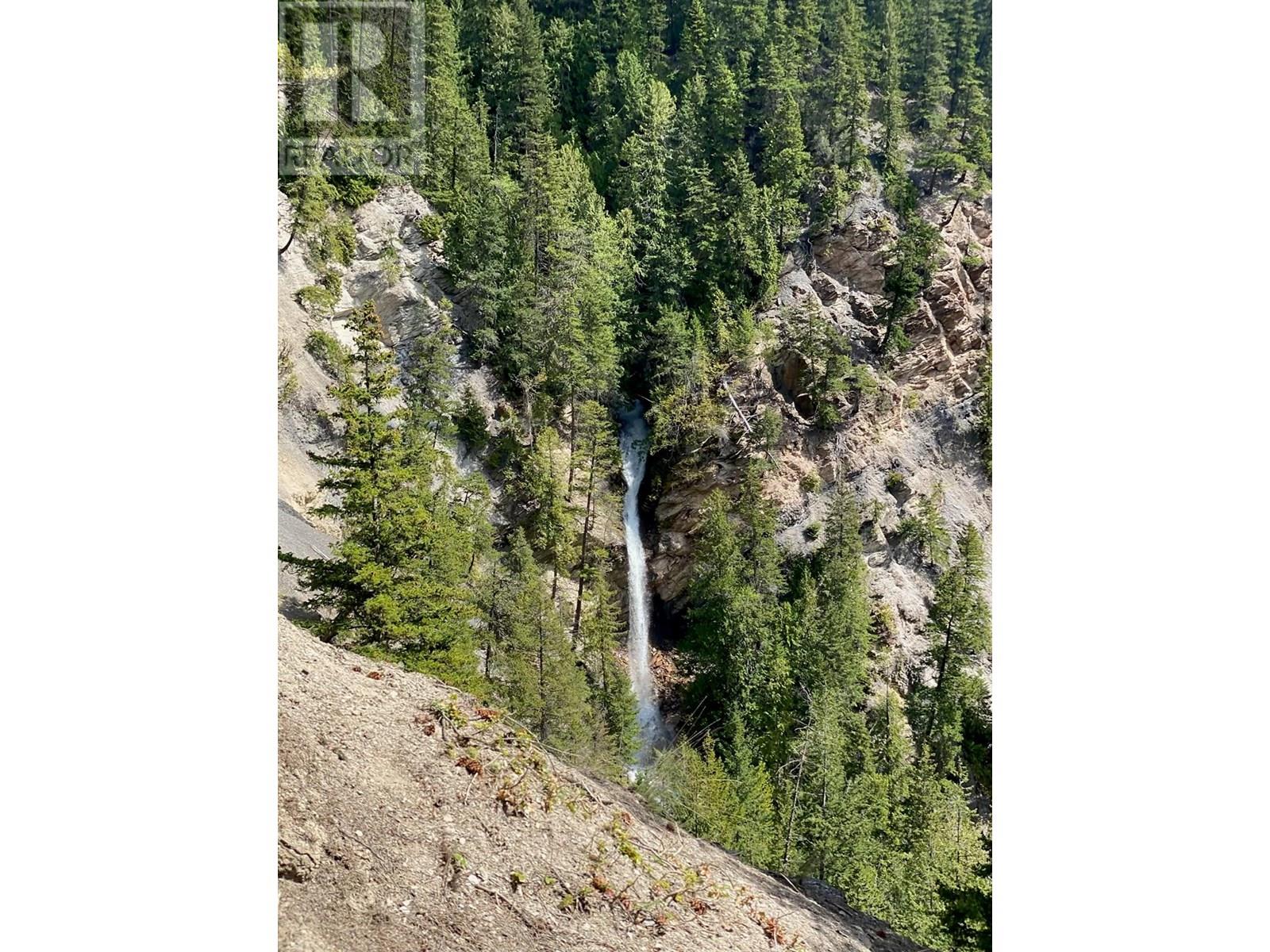 532 Agate Bay Rd, Barriere, BC V0E 2E0