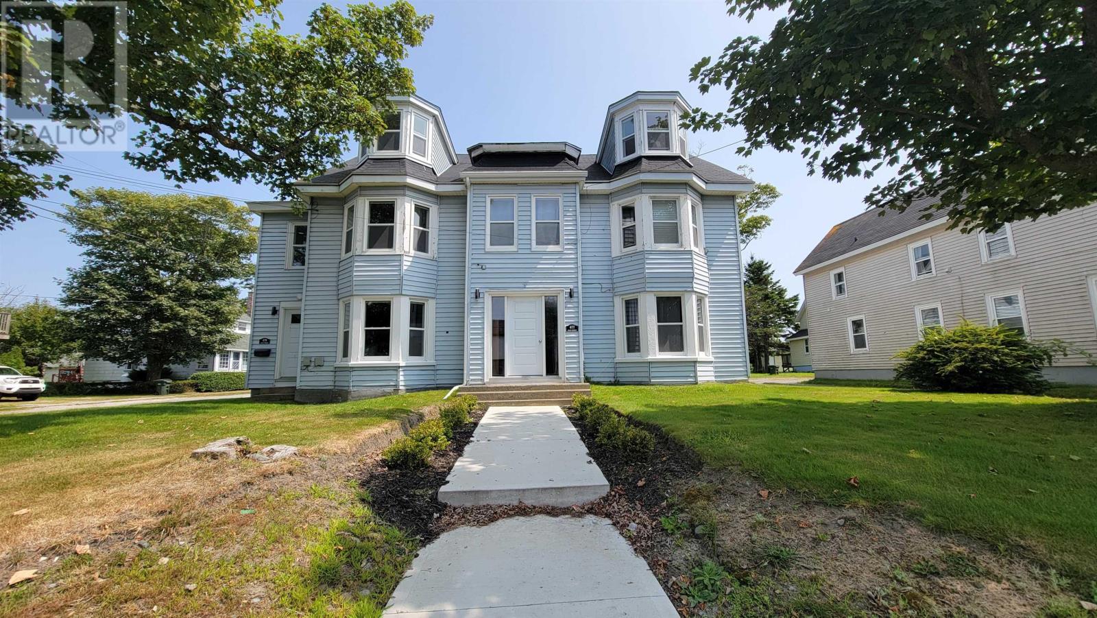 477-479 Main St, Yarmouth, NS B5A 1H2