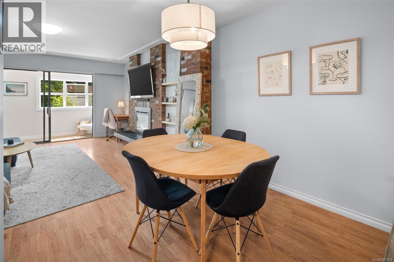 3244 Seaton St Unit 203 St, Saanich, BC V8Z 3V7