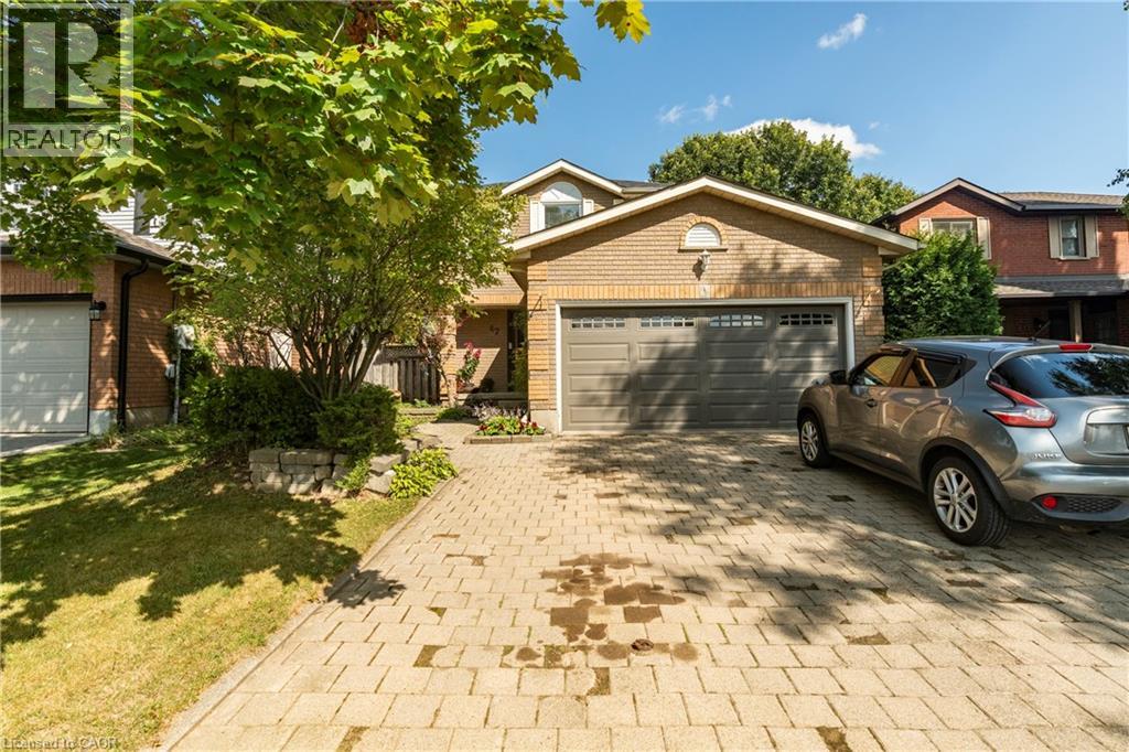 47 Dawn Cres, Cambridge, ON N3C 4A9