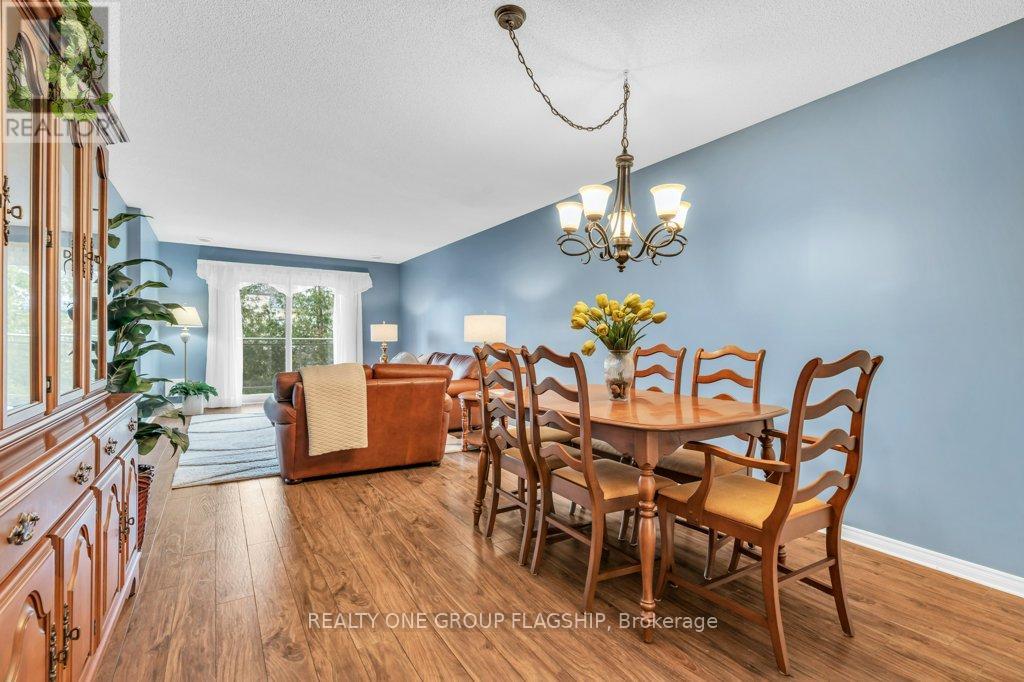 202 245 Queen St W, Centre Wellington, ON N1M 3R6