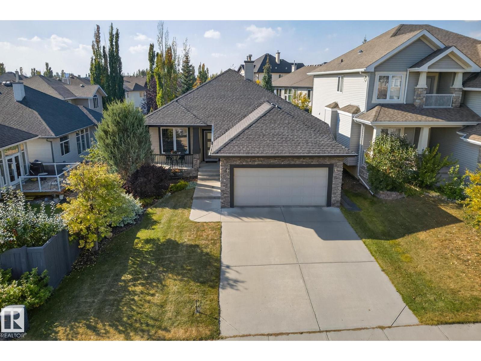 3514 Mclay Cr NW, Edmonton, AB T6R 3V3