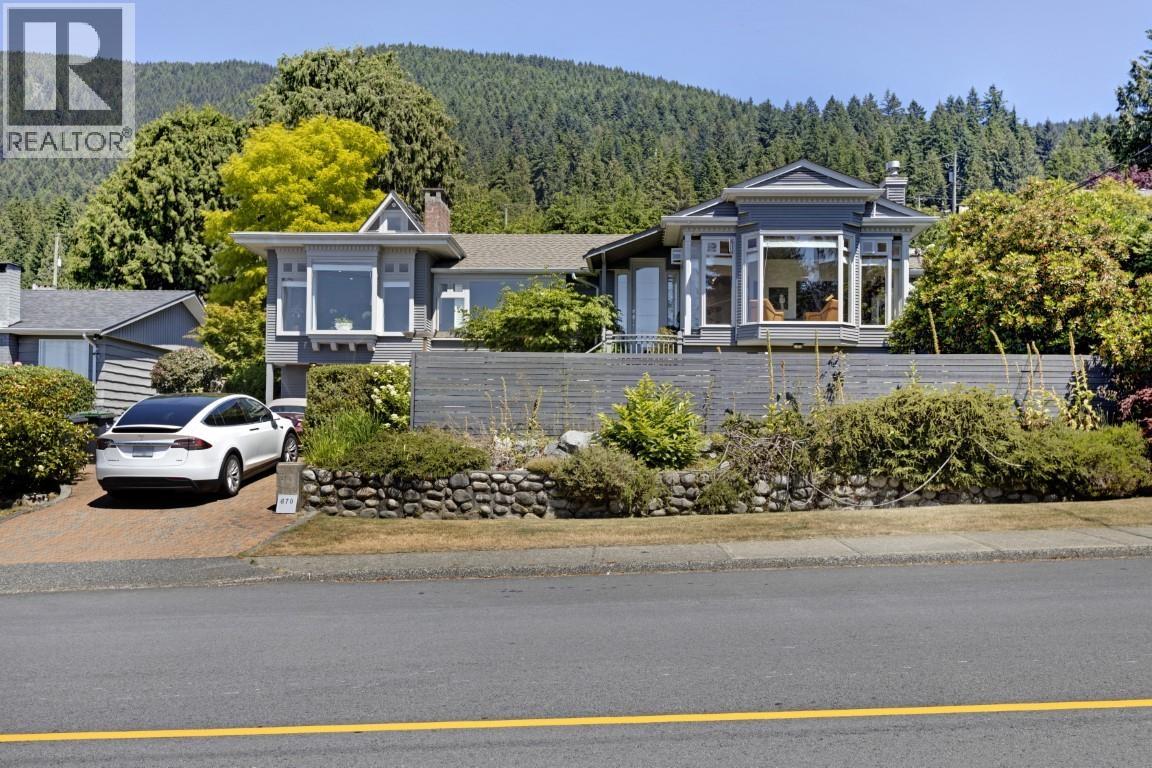 670 Montroyal Blvd, North Vancouver, BC V7R 2G3