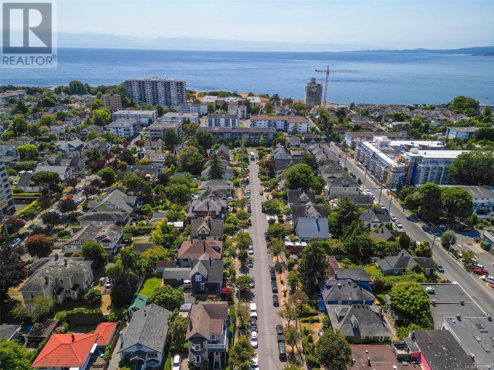 145 Medana St, Victoria, BC V8V 2H6