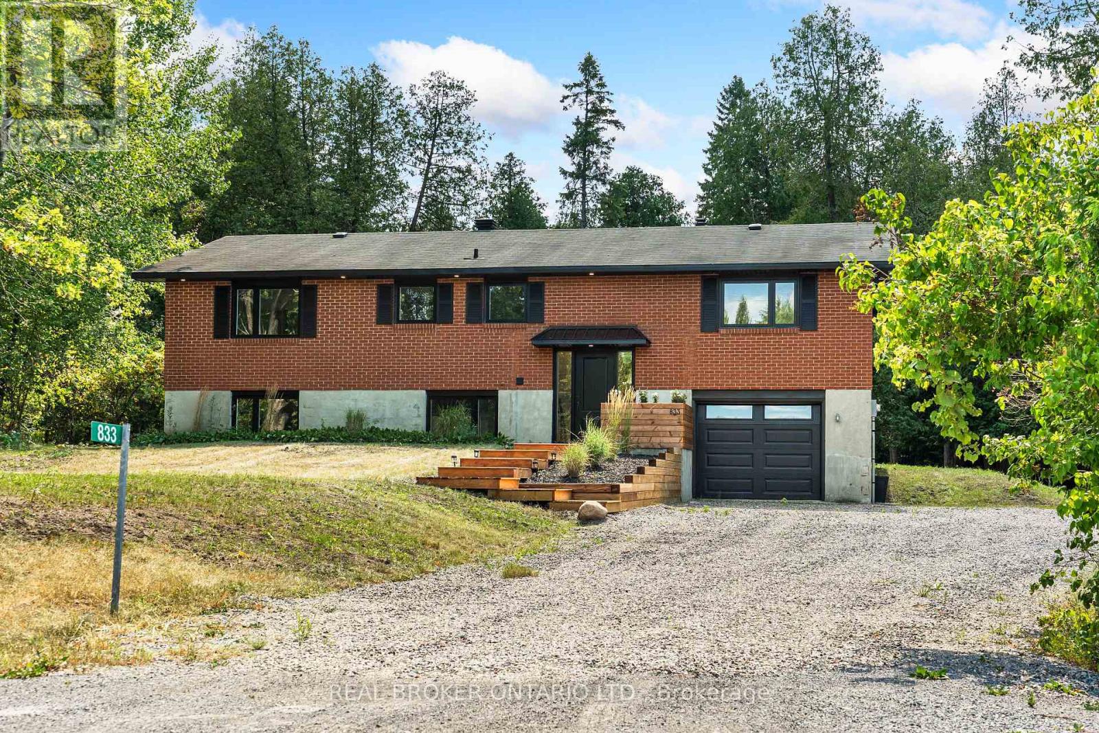 833 Beavertail Rd, Ottawa, ON K0A 1L0