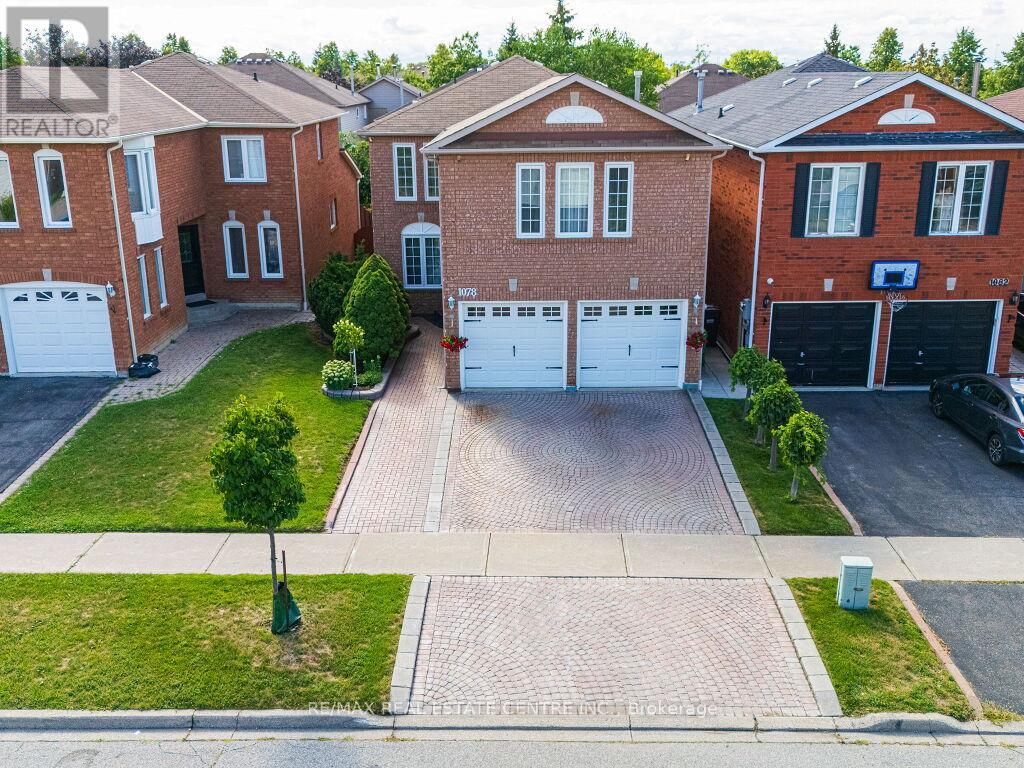 1078 Windsor Hill Blvd, Mississauga, ON L5V 1P4