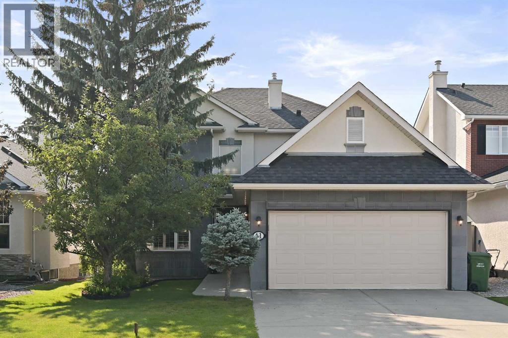 41 Strathridge Cres SW, Calgary, AB T3H 3R9