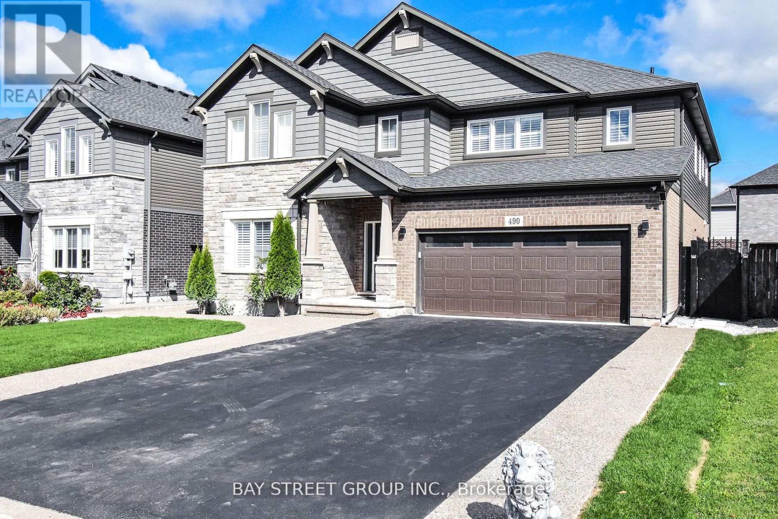 490 Silverwood Ave, Welland, ON L3C 0B7