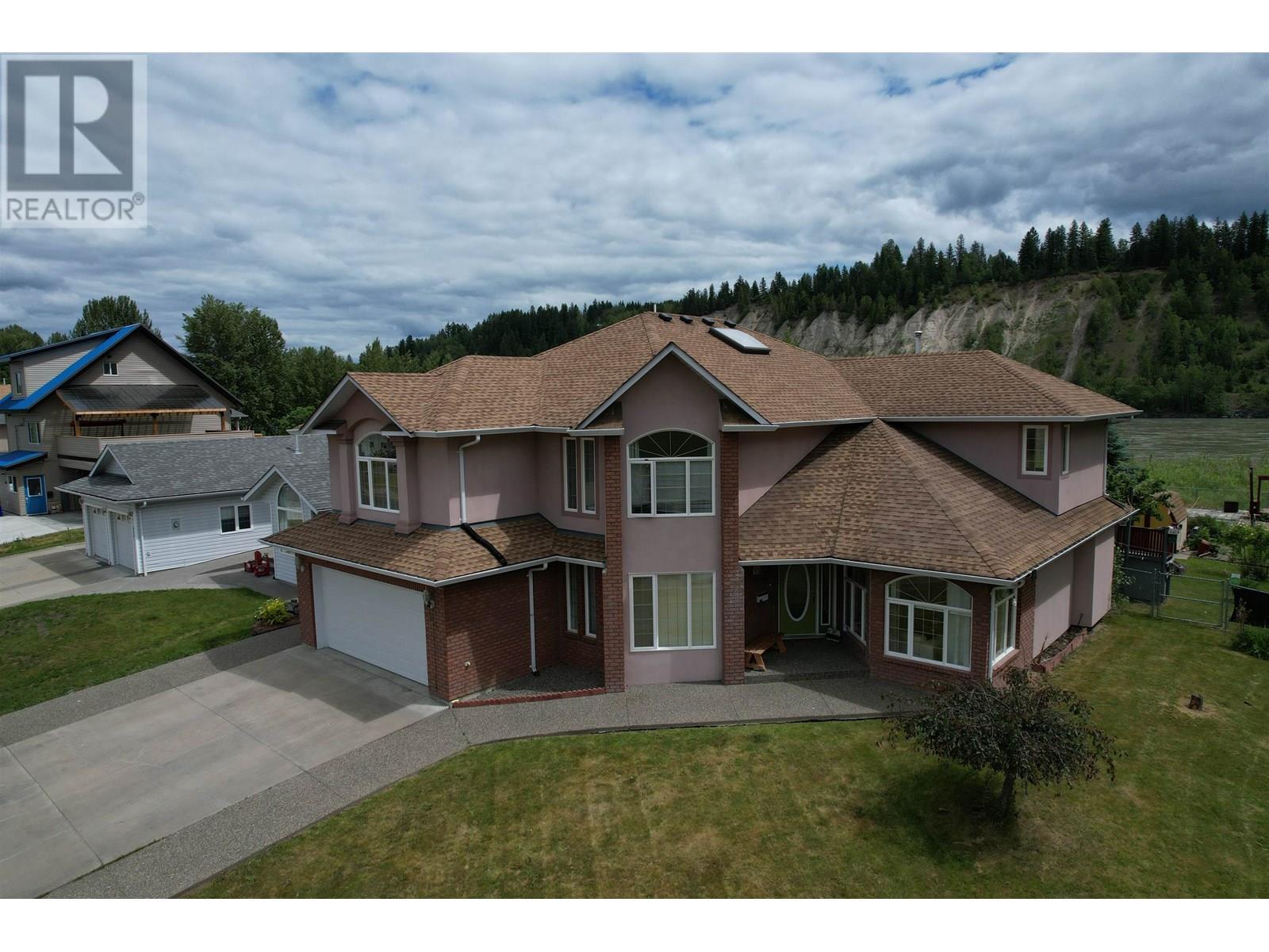 894 Rolph St, Quesnel, BC V2J 3M1