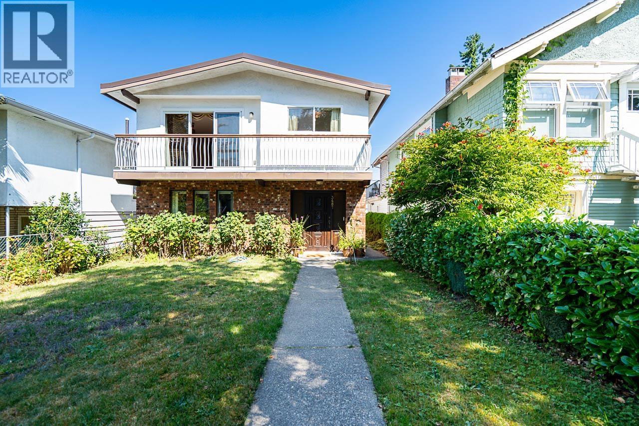 3487 Triumph St, Vancouver, BC V5K 1T9