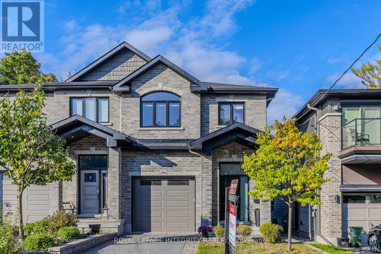 206 Ancaster Ave, Ottawa, ON K2B 5B3