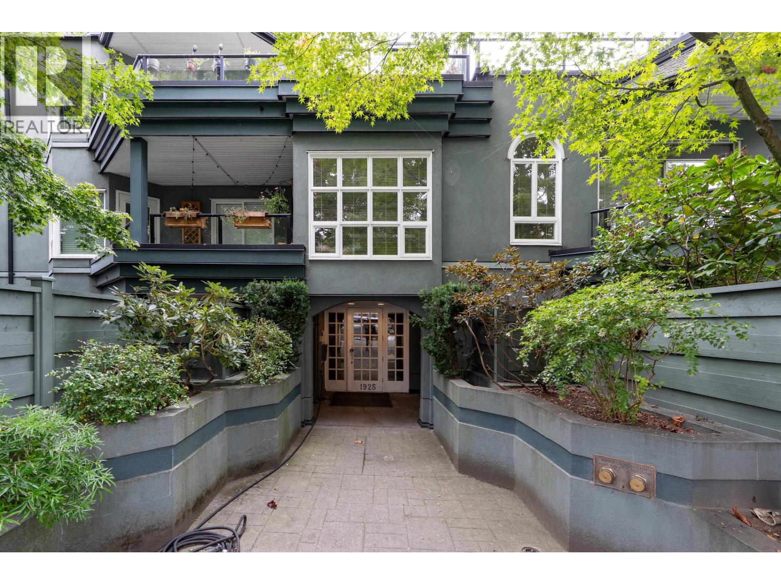 1925 W 2nd Avenue Unit 109, Vancouver, BC V6J 1J2