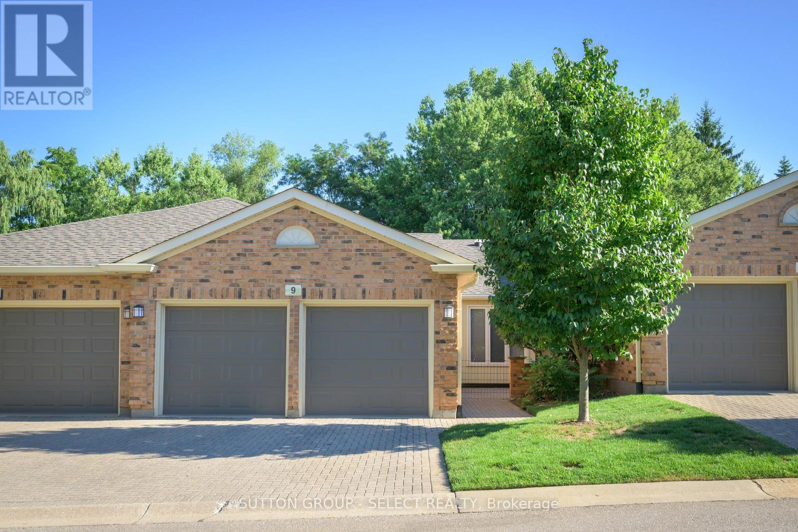 9 445 Riverside Dr, London, ON N6H 2R8