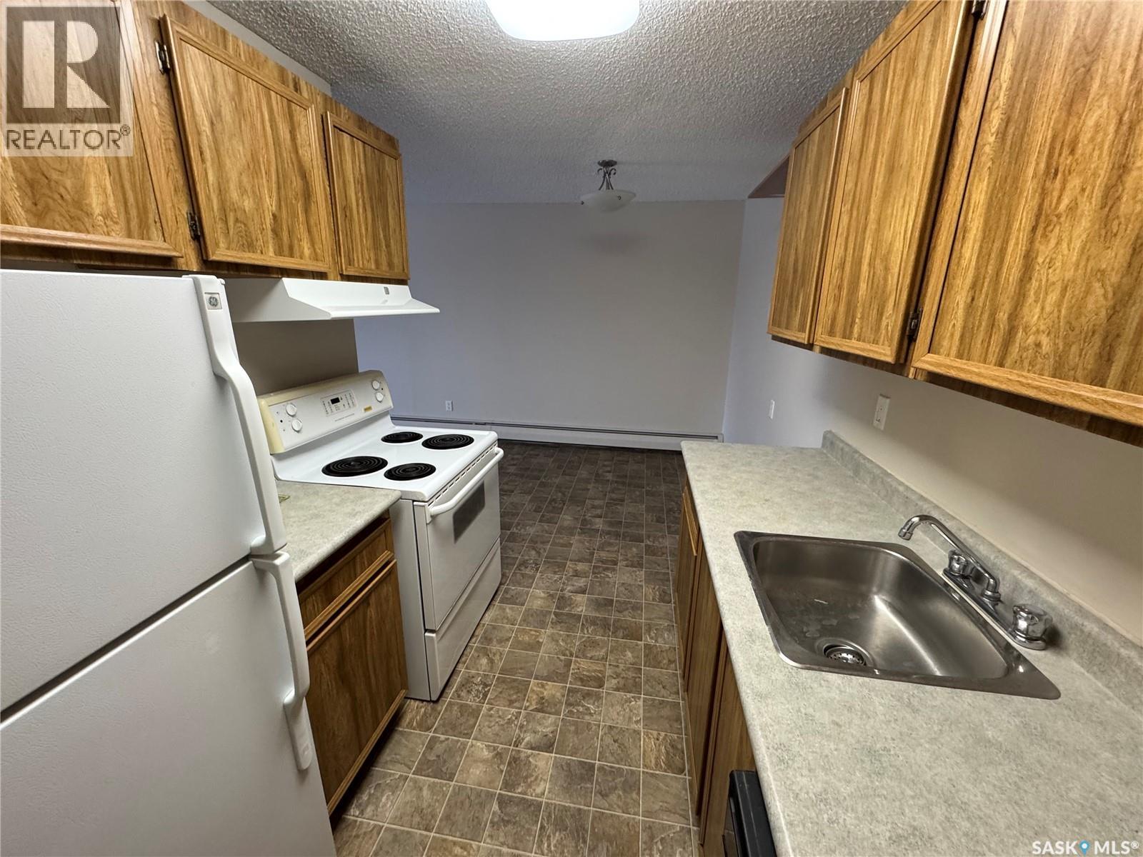 1808 Eaglesham Avenue Unit 306, Weyburn, SK S4H 3A8