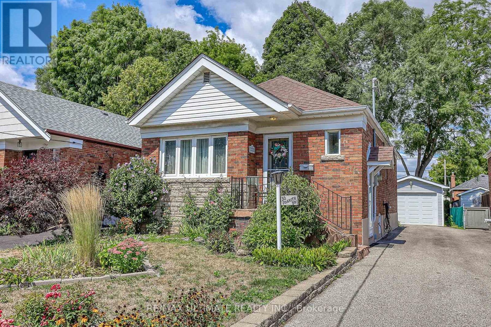 30 Joanith Dr, Toronto, ON M4B 1S7
