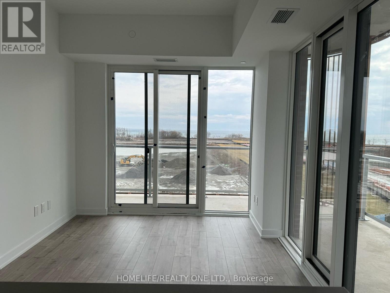 421 220 Missinnihe Way, Mississauga Port Credit, ON L5H 0A9