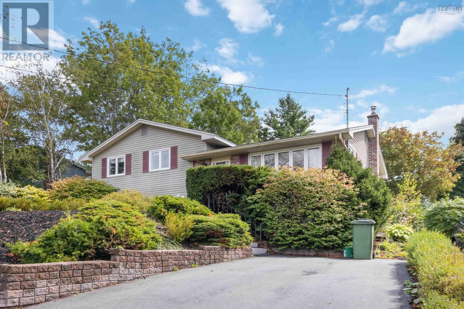 39 Gourok Ave, Dartmouth, NS B2X 2B1