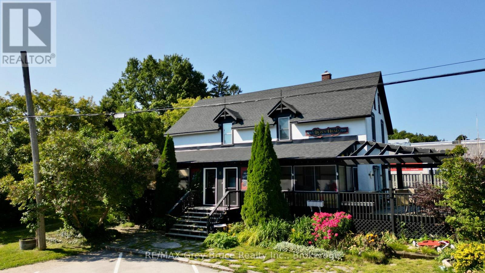 8 Helen St, Northern Bruce Peninsula, ON N0H 1W0