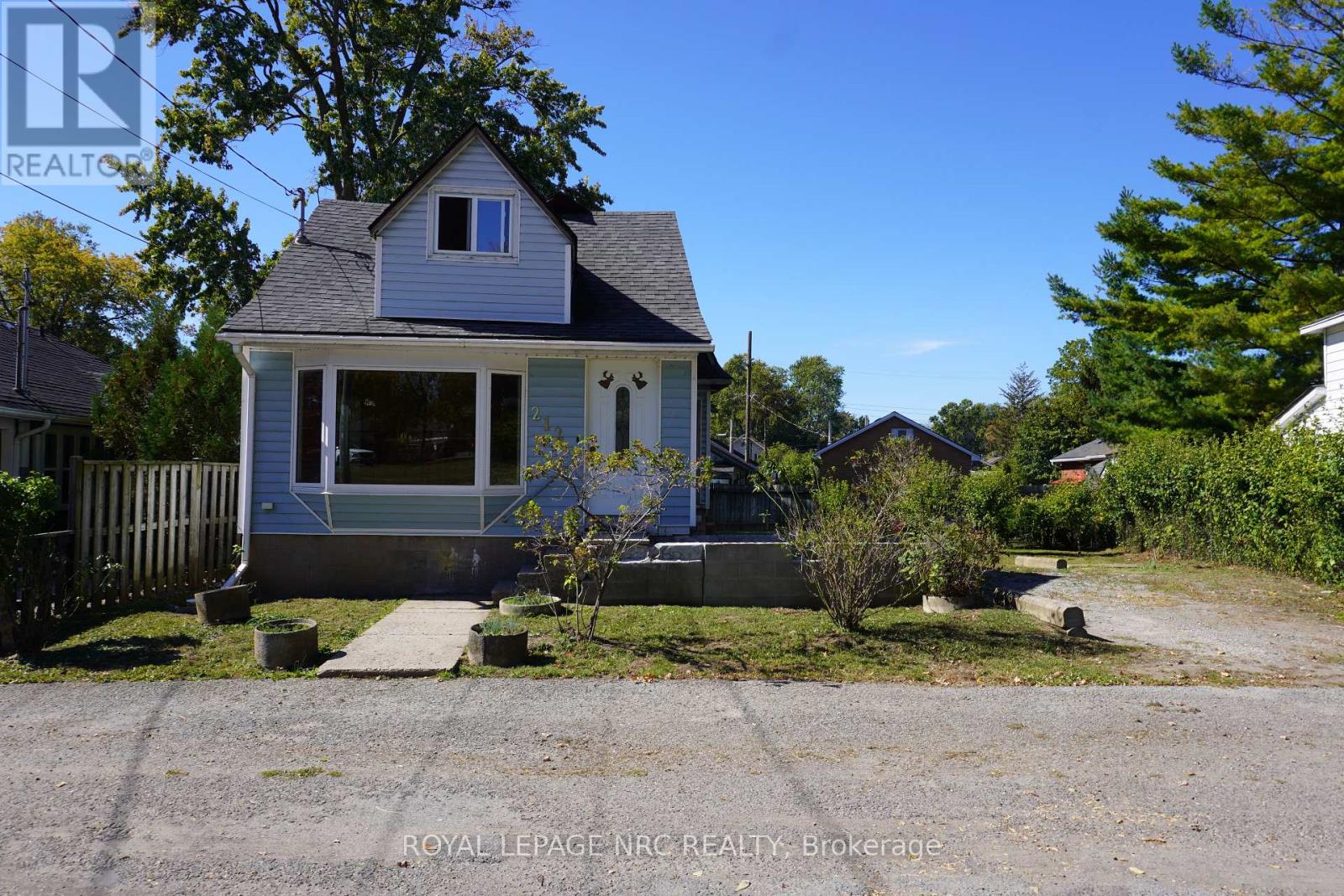 212 Lincoln Rd W, Fort Erie, ON L0S 1B0