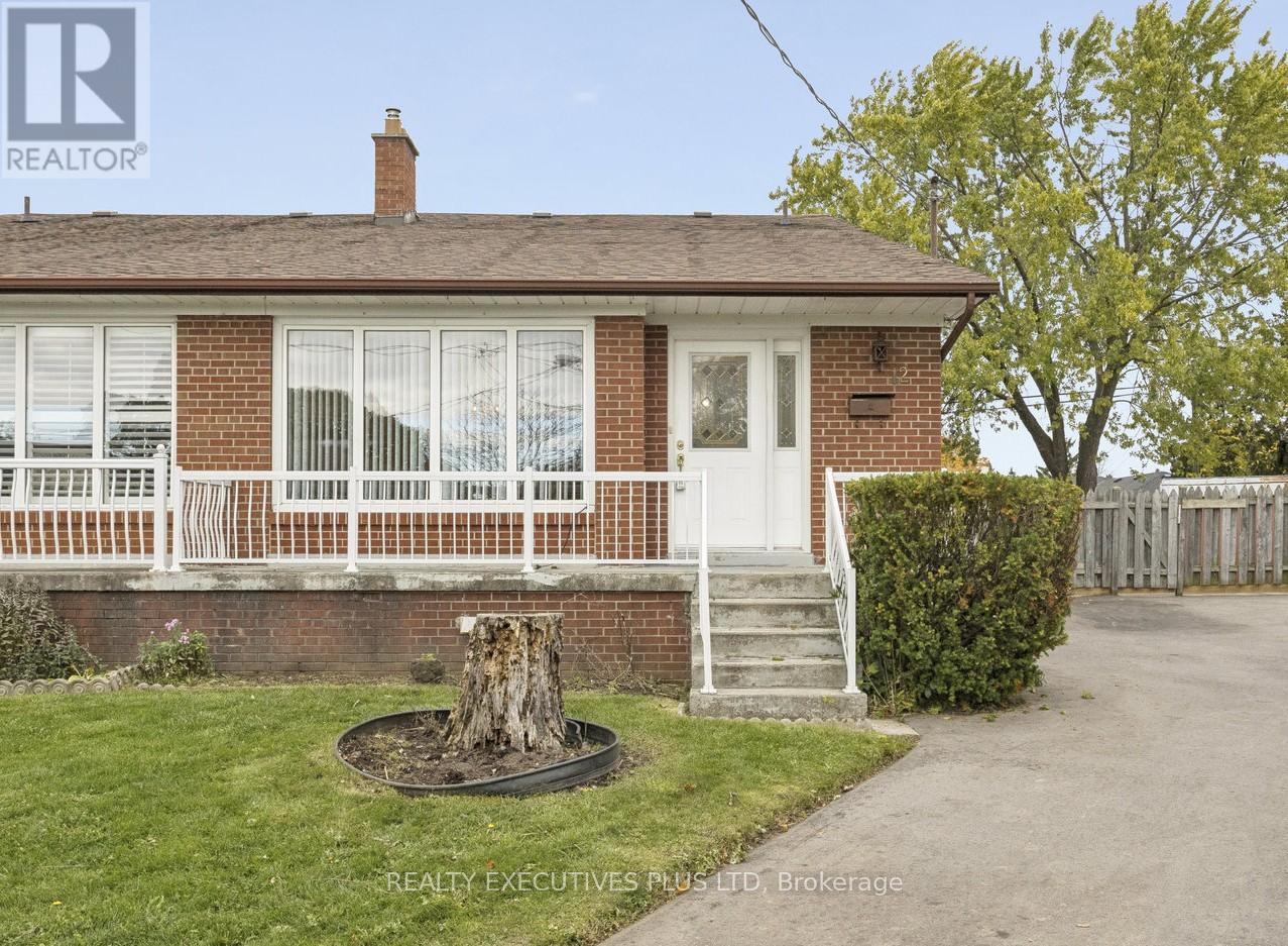 12 Bemberg Ct, Toronto, ON M9W 3V5
