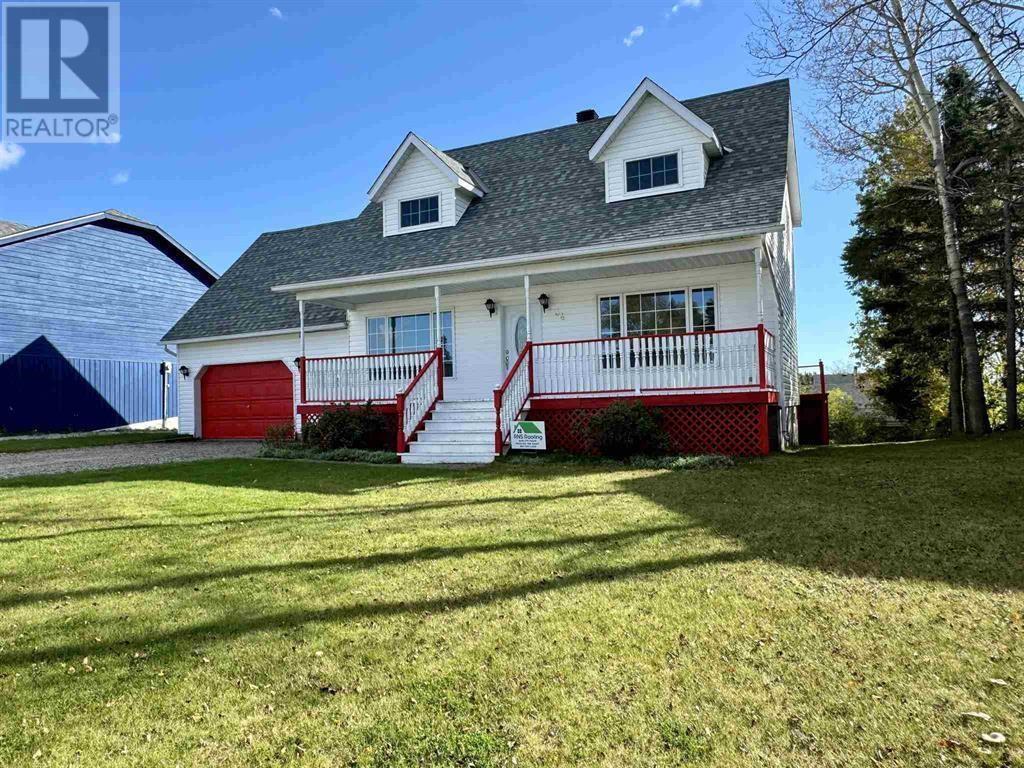 34 Laverendrye Cres, Marathon, ON P0T 2E0