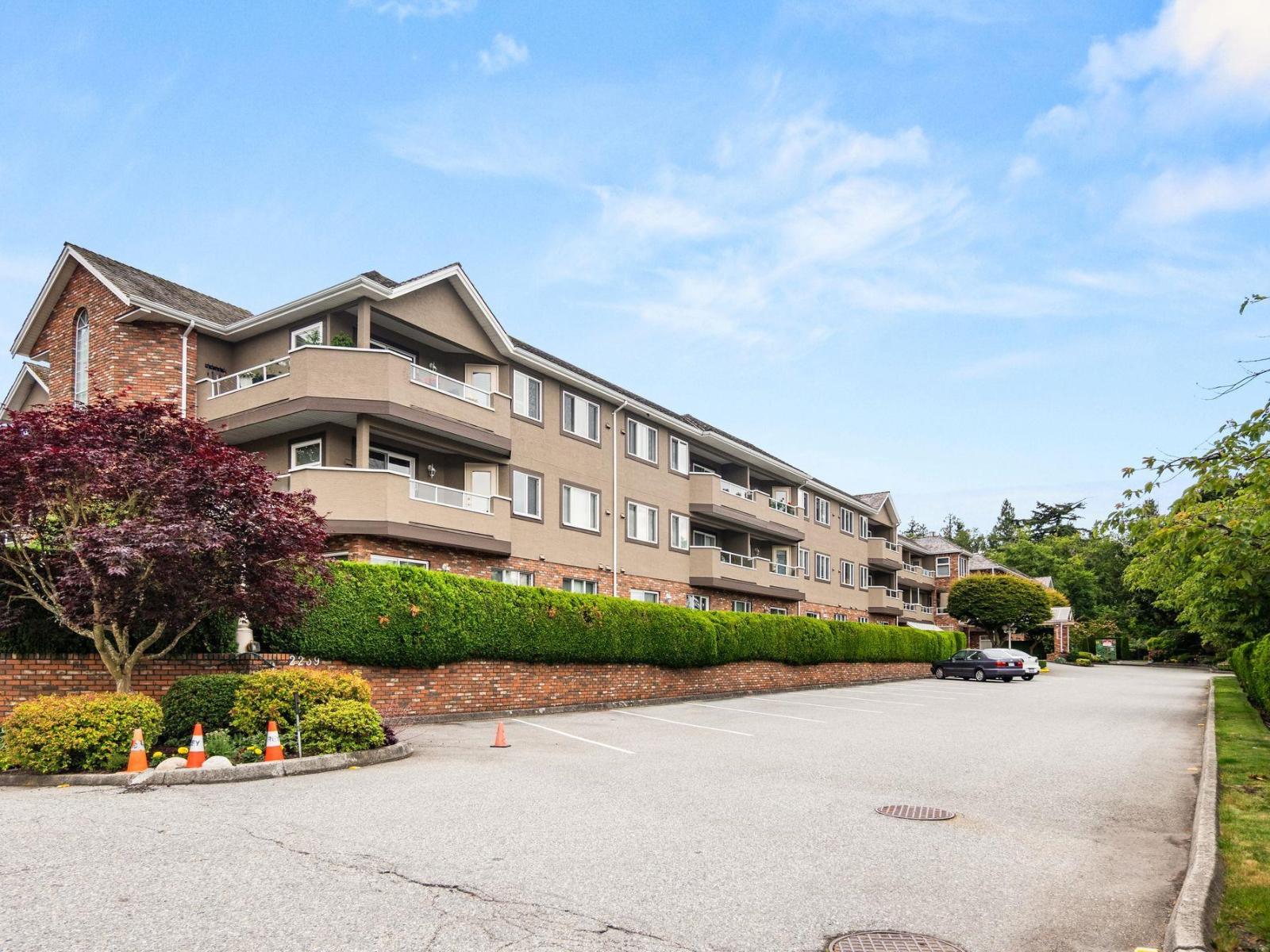 2239 152 Street Unit 206, Surrey, BC V4A 4P1