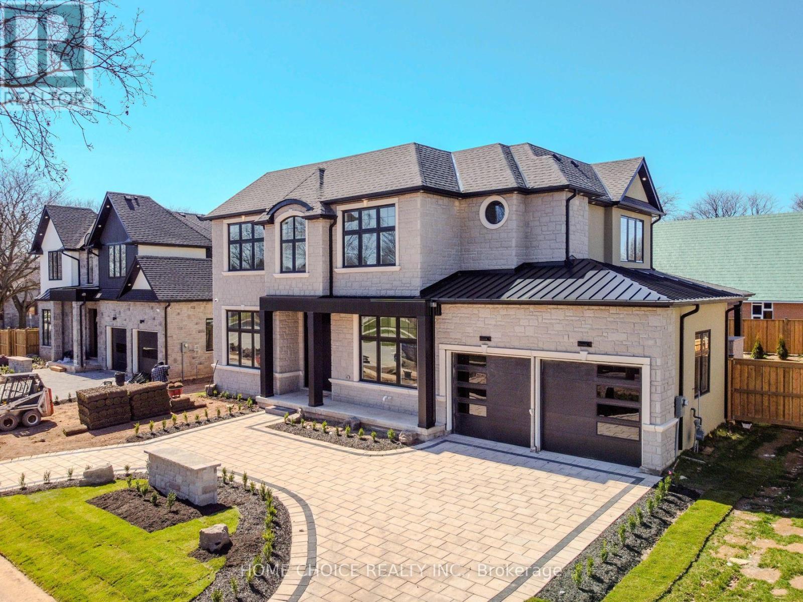 302 Tuck Dr, Burlington, ON L7L 2R1