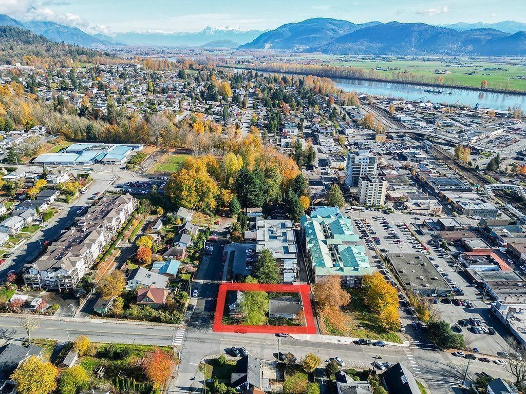 7392 James St, Mission, BC V2V 3V6