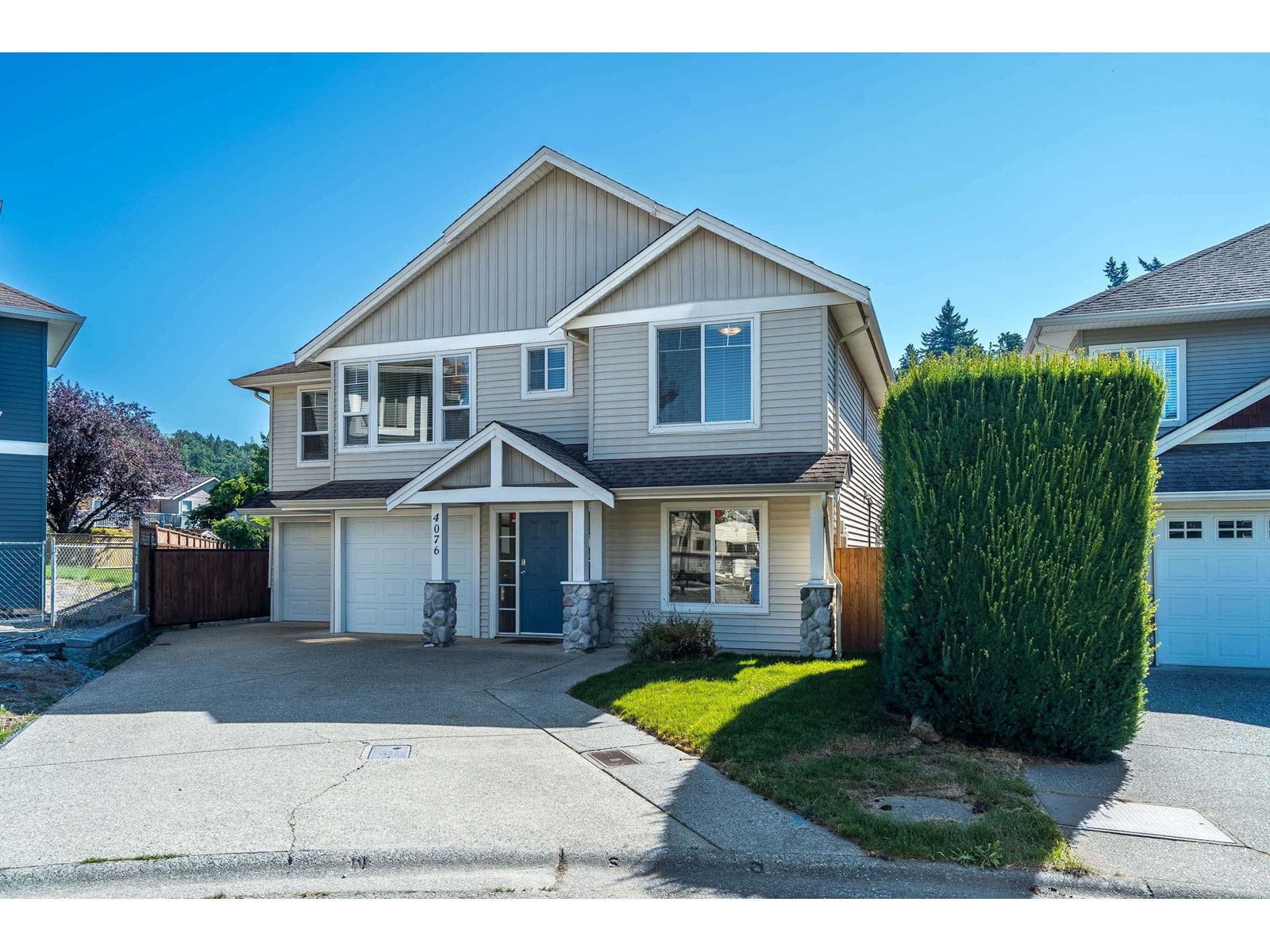 4076 Channel St, Abbotsford, BC V3G 3A6
