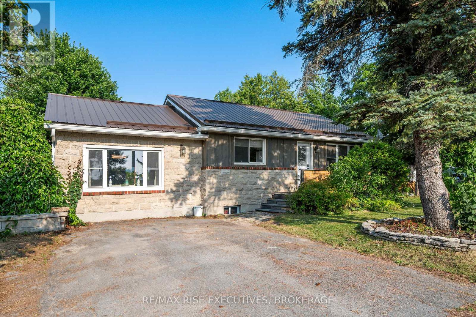 1224 Westbrook Rd, Kingston, ON K7P 2V3