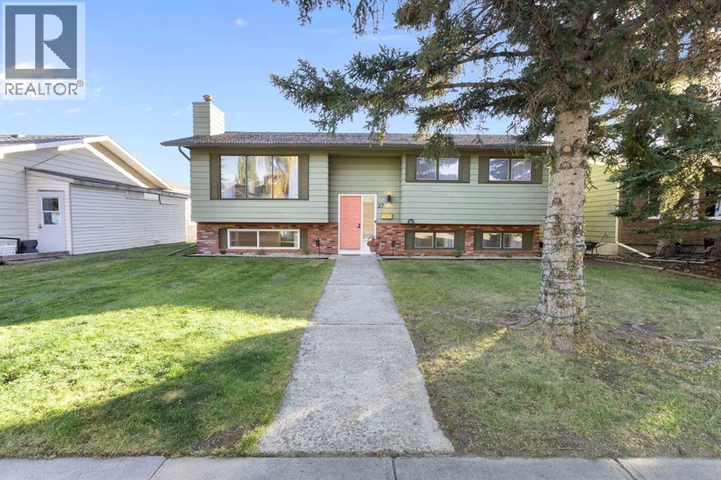 27 Deercrest Close SE, Calgary, AB T2J 5S2