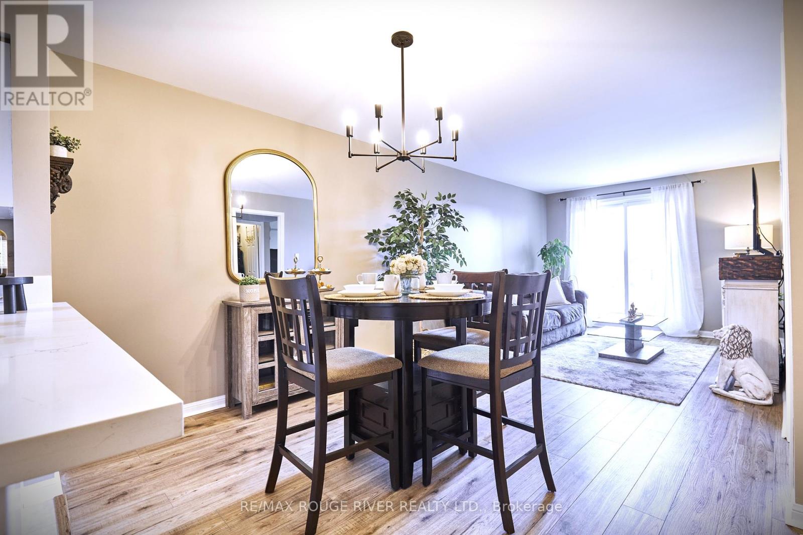 2 72 Petra Way, Whitby, ON L1R 0A3