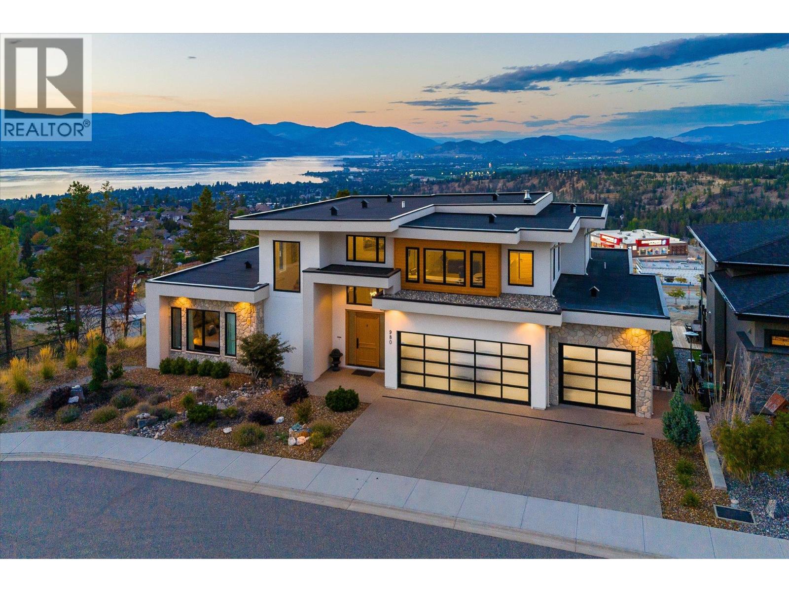 980 Ledgeview Ct, Kelowna, BC V1W 5M6