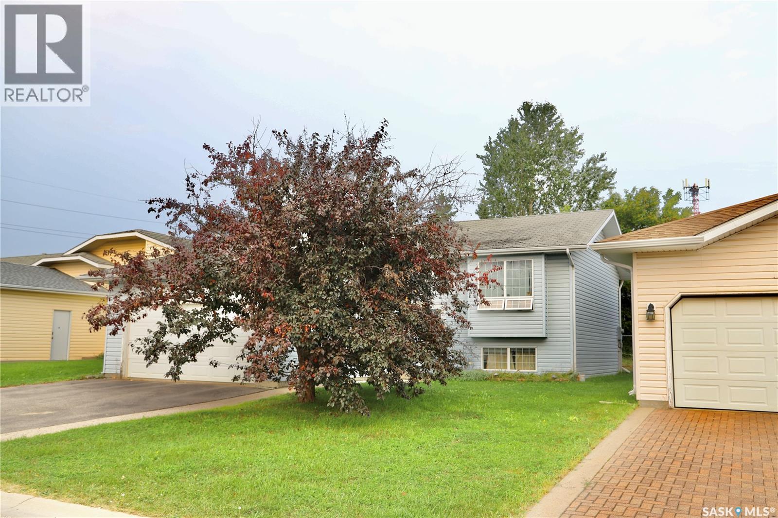 3120 5 Avenue East, Prince Albert, SK S6V 8C4