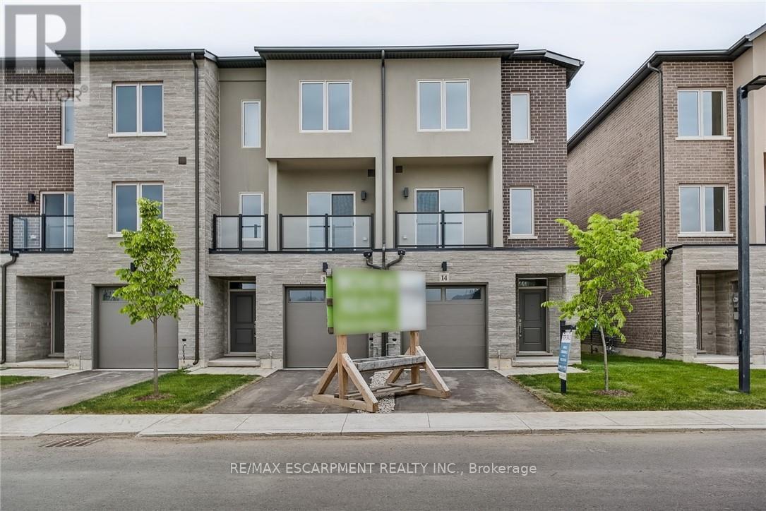14 Clear Valley Ln, Hamilton, ON L0R 1W0