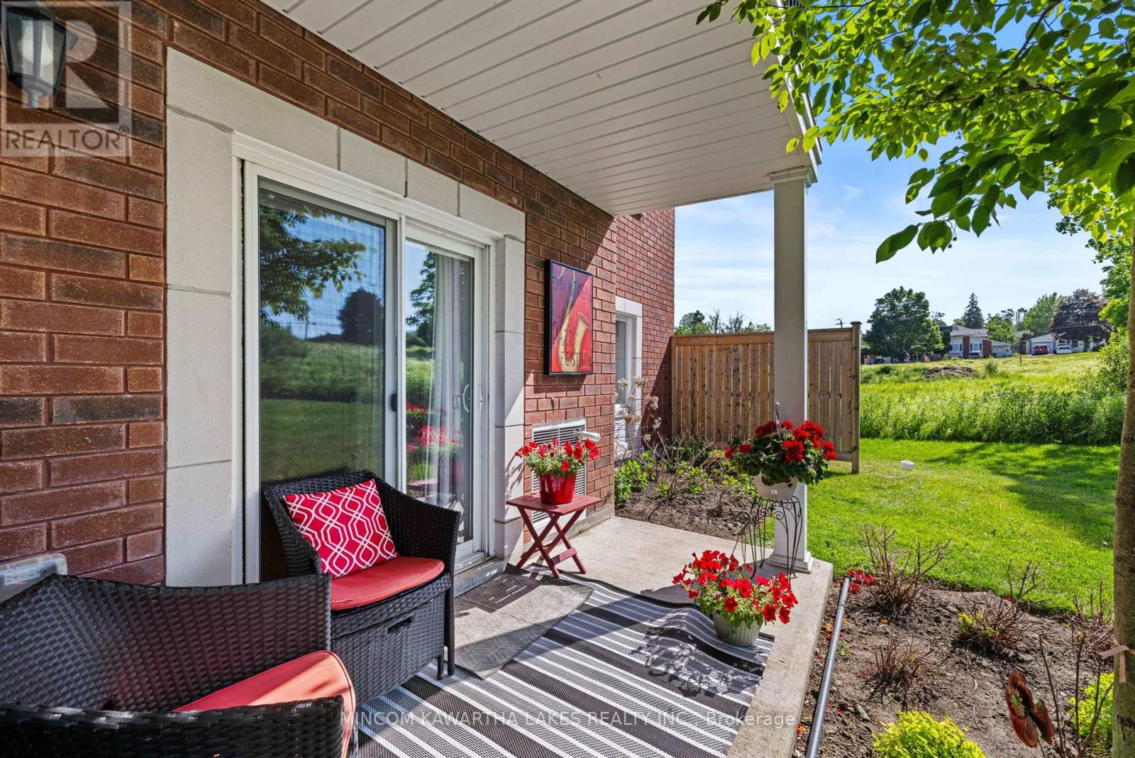 105 910 Wentworth St, Peterborough, ON K9J 8R8