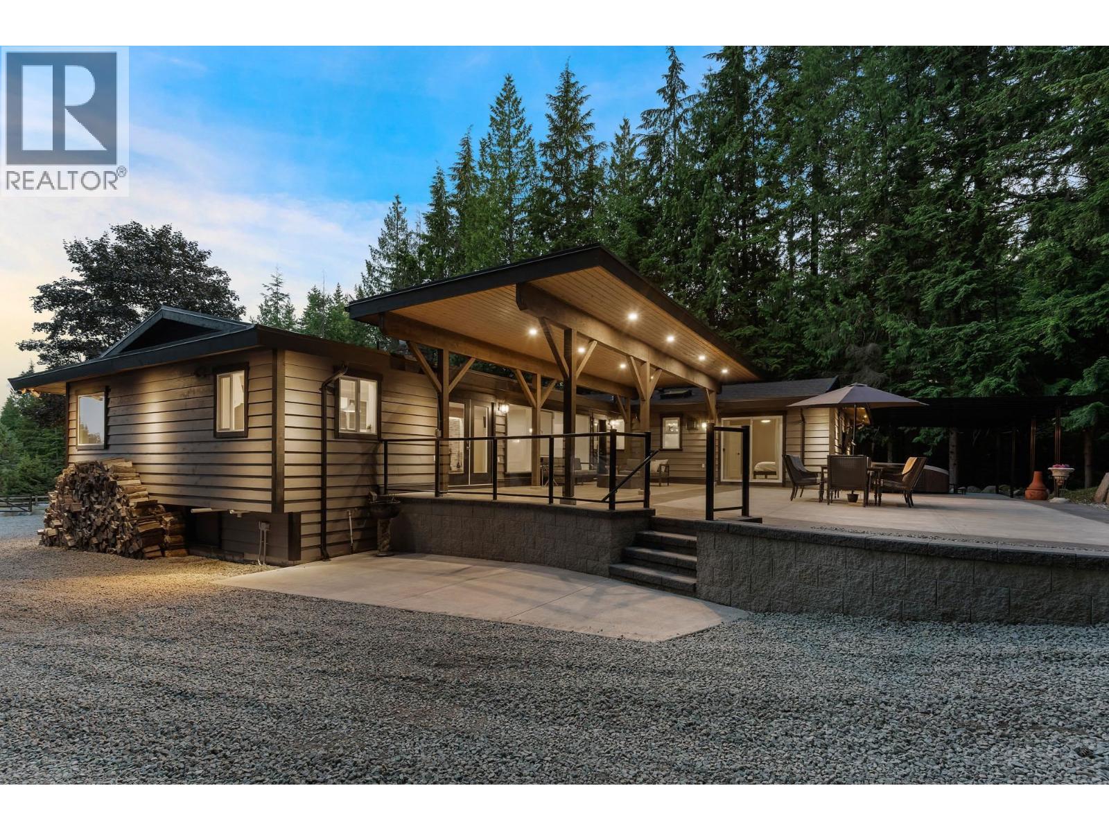 27561 Sayers Cres, Maple Ridge, BC V2W 1N3