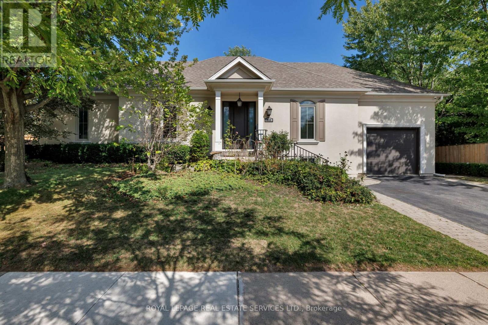 2448 Bridge Rd, Oakville, ON L6L 5C2