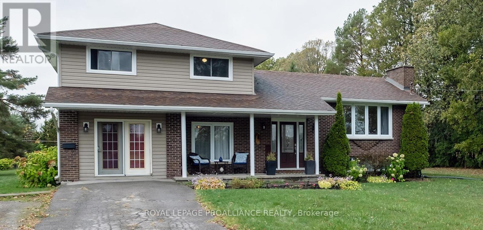 208 Ritz Rd, Belleville, ON K0K 1V0