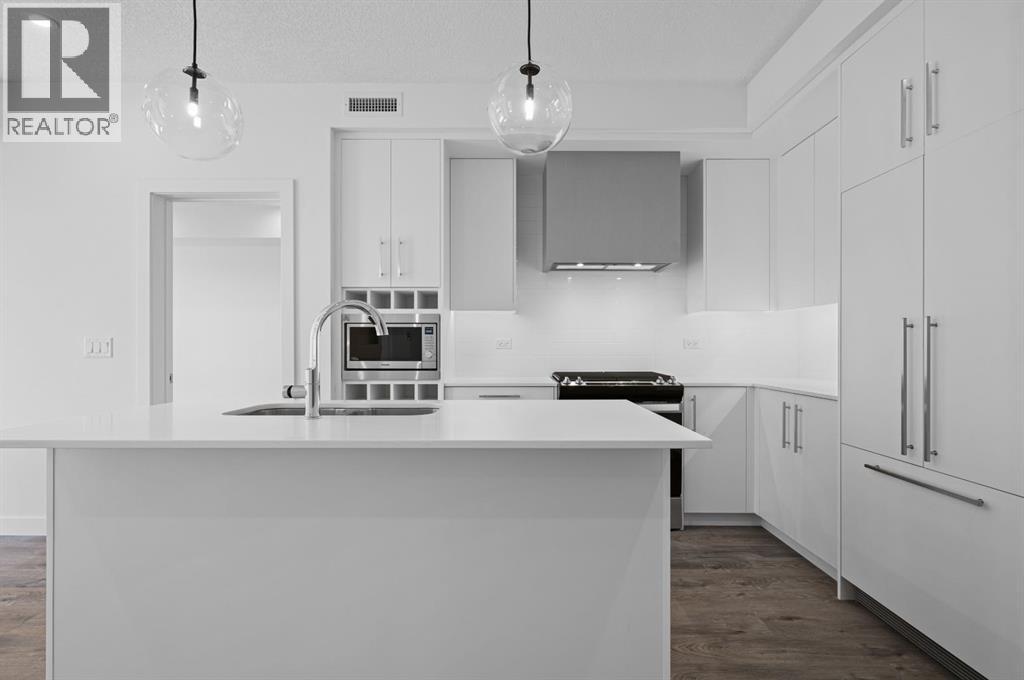 8370 Broadcast Avenue Sw Unit 204, Calgary, AB T3H 6L3