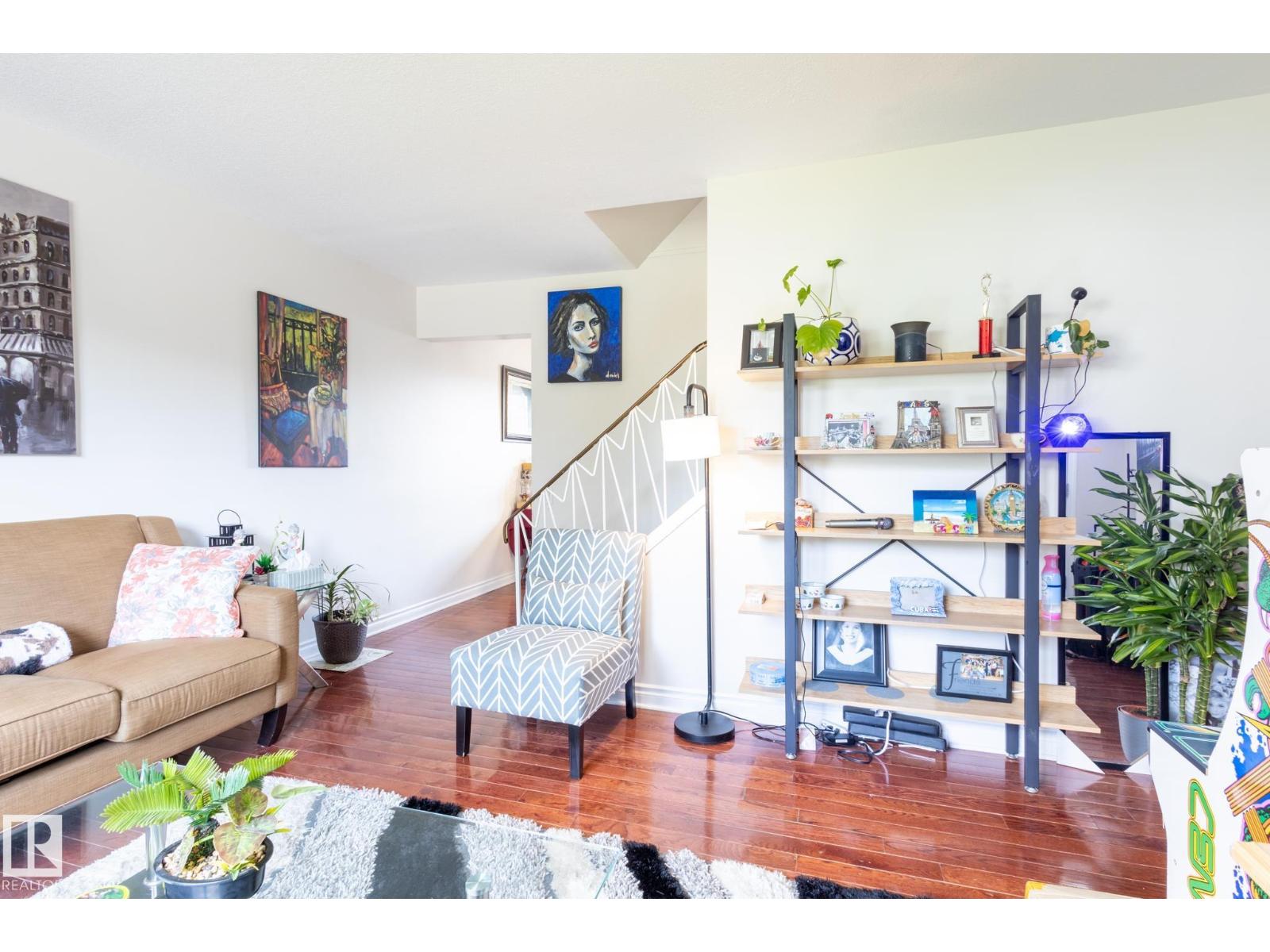 170 Mayfair Mews Me NW, Edmonton, AB T5E 5R7