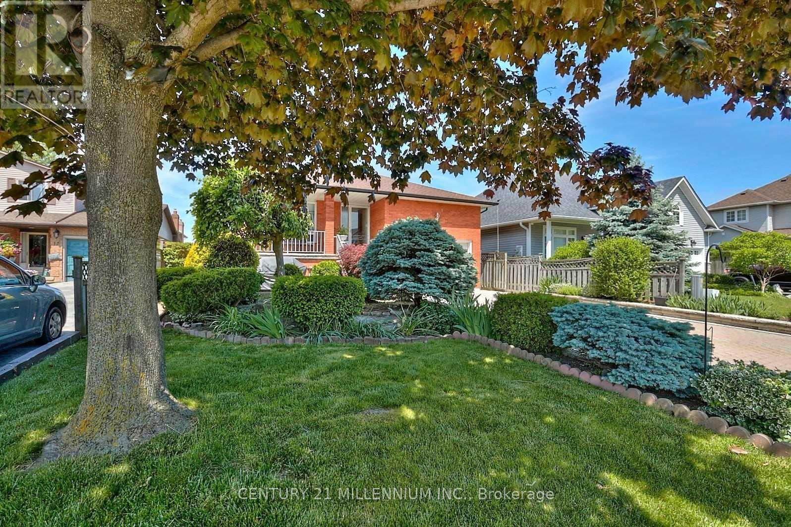 10 Homeland Ave, Hamilton, ON L8E 4X2